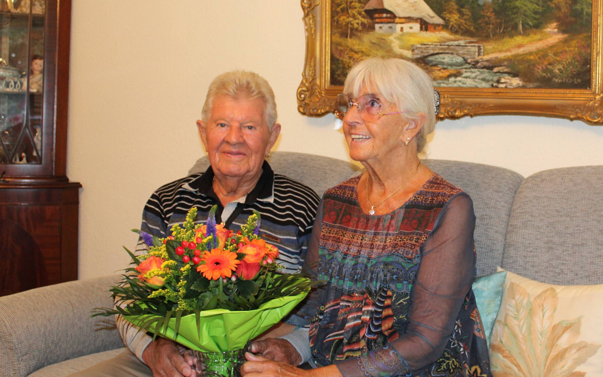  Maria und Waldemar freuten sich über die Glückwünsche von Bürgermeister Christoph Schultz zur Eisernen Hochzeit. 