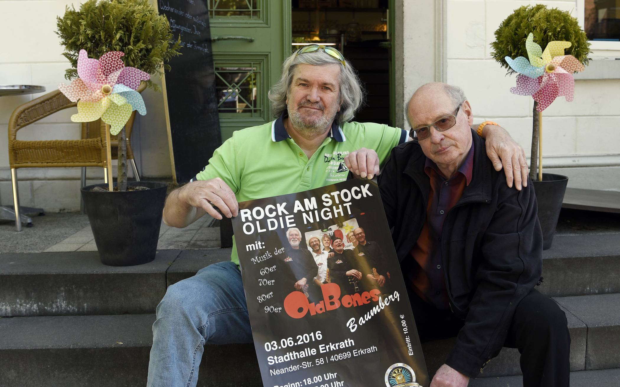  Vorsitzender Timo Kremerius (l.) und Horst Esselborn vom Erkrather Seniorenrat warben 2016 für die Oldie Night "Rock am Stock". 
