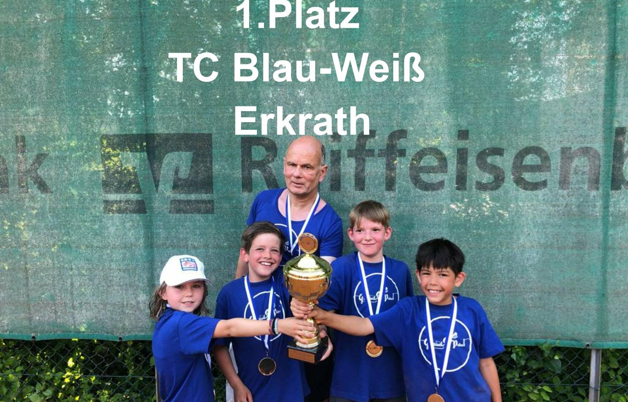  Die Siegermannschaft des Goldkind-Pokals 2022: Die Spieler des TC Blau-Weiß Erkrath. 