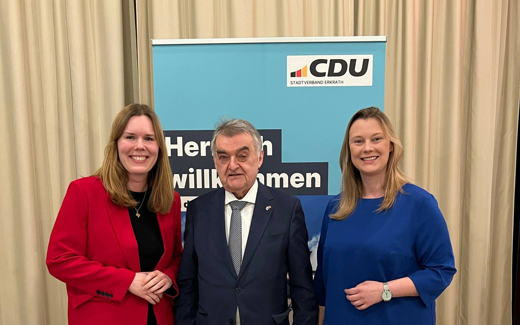  (v.li.) Parteivorsitzende Sarah Harden, Innenminister Herbert Reul MdL und Miriam Viehmann, CDU-Europakandidatin. 