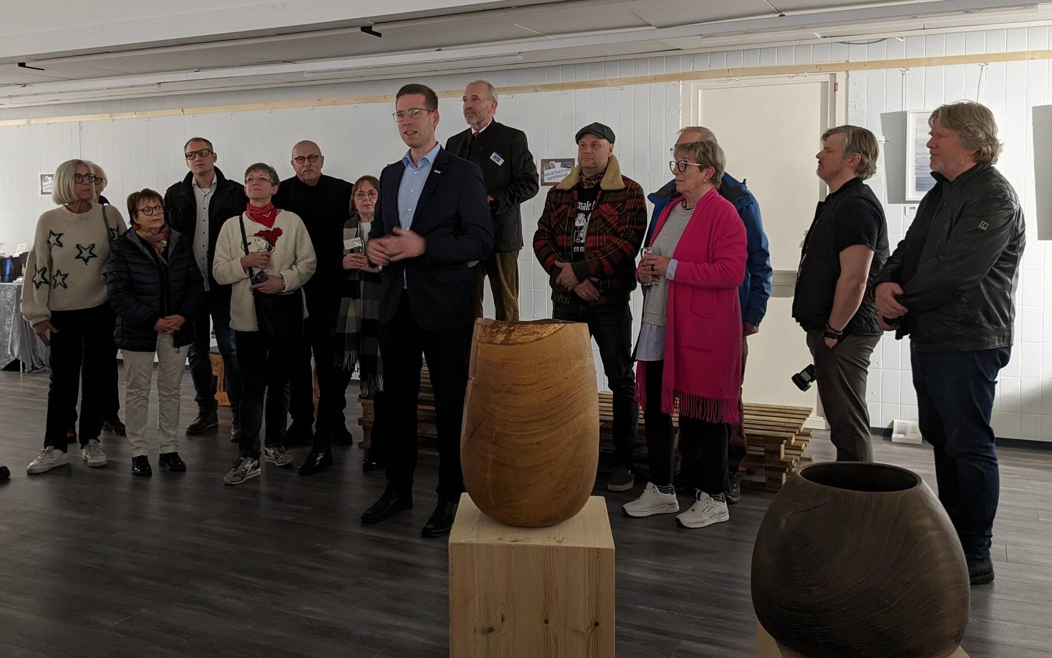 Auch Bürgermeister Christoph Schultz war bei der Eröffnung der Pop Up Galerie „Kiek ma rin“  vor Ort.