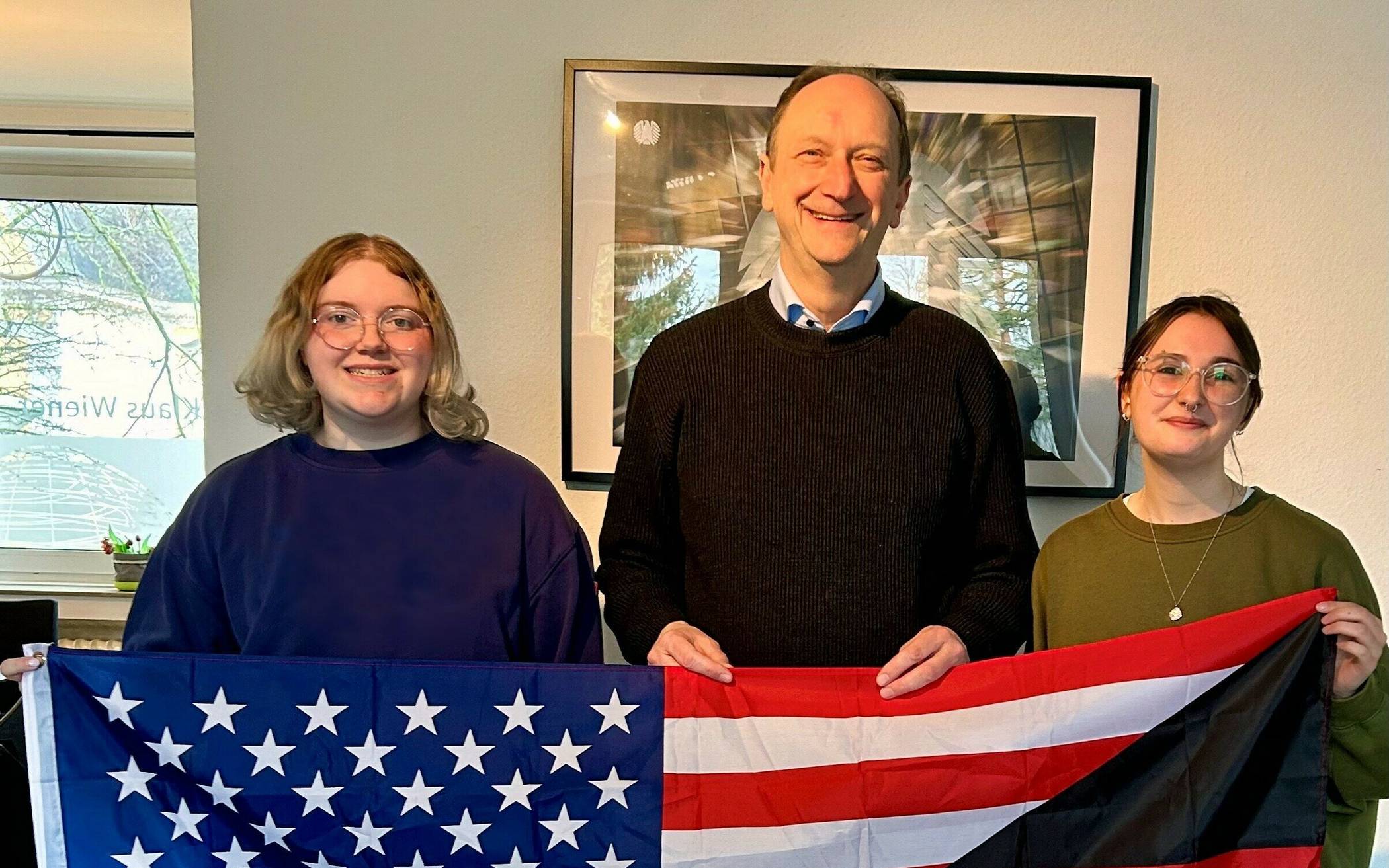 Transatlantisches Treffen in Mettmann (v. l.): Sydney Schubert, Dr. Klaus Wiener, Violet Hansen-Head.