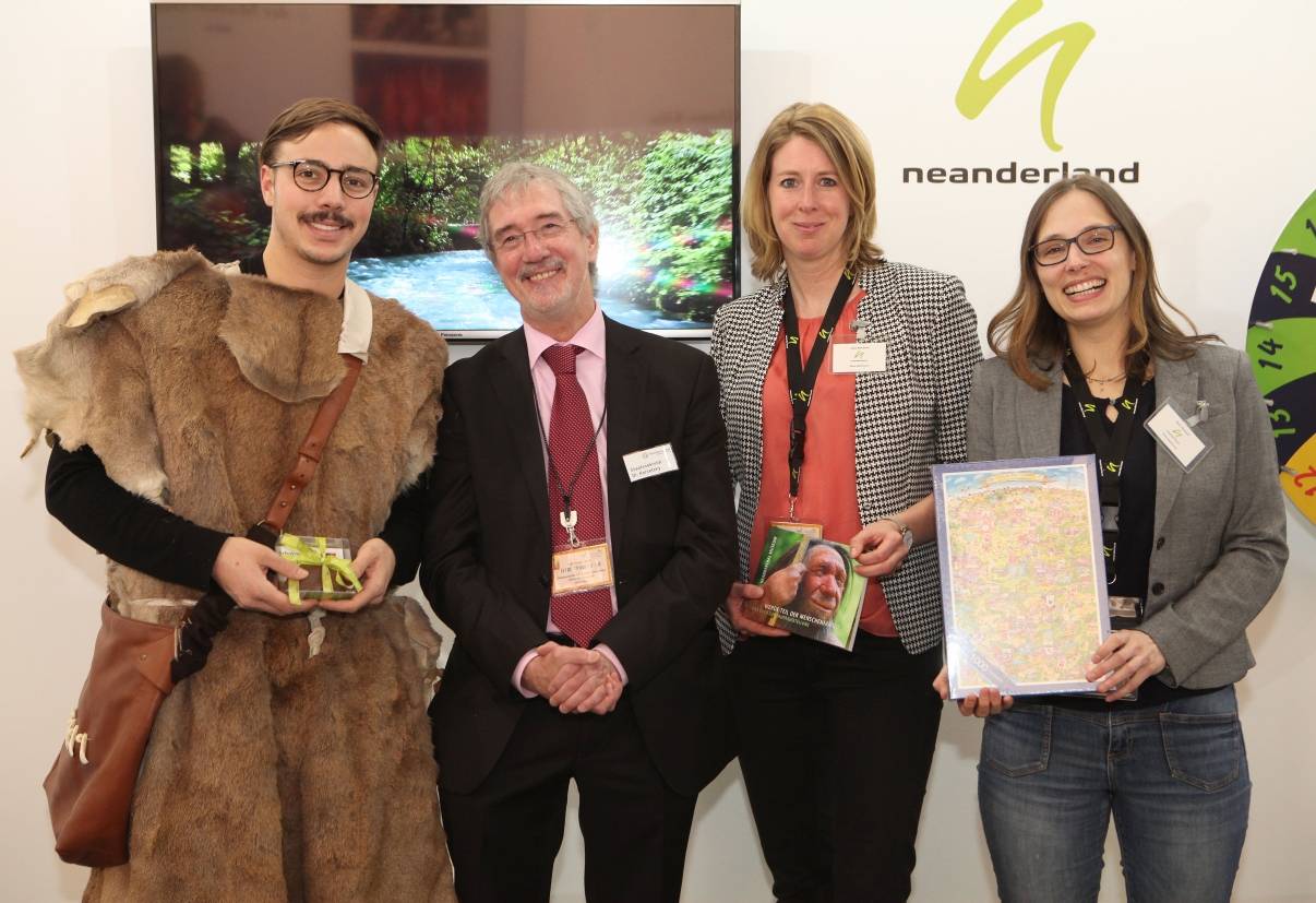 NRW-Staatssekretär Horzetzky besucht neanderland auf der ITB
