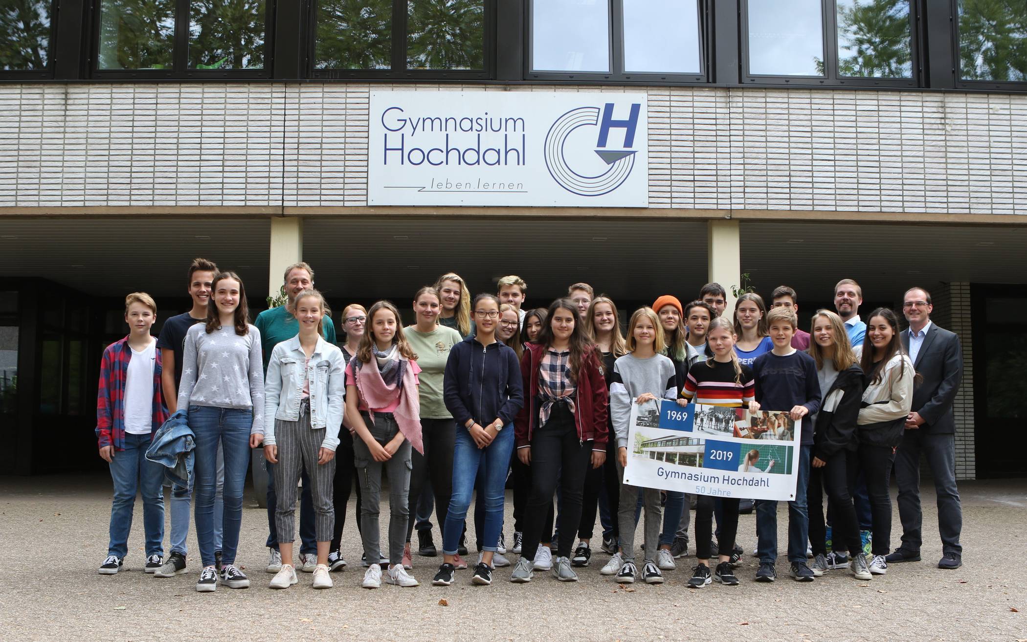  Schüler, Lehrer, Eltern und Ehemalige des Gymnasiums Hochdahl feiern in diesem Monat das 50jährige Jubiläum ihrer Schule. 