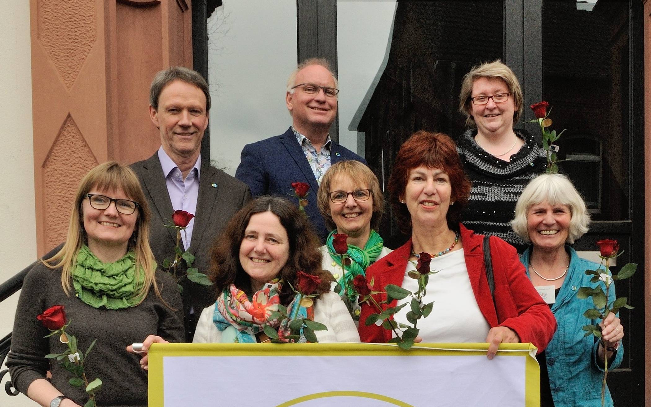  Auf Initiative von Bündnis 90/Die Grünen ist Erkrath seit 2016 Fair-Trade-Town. Mitglieder der von Rat und Verwaltung gebildeten Steuerungsgruppe freuten sich damals über die Auszeichnung.  