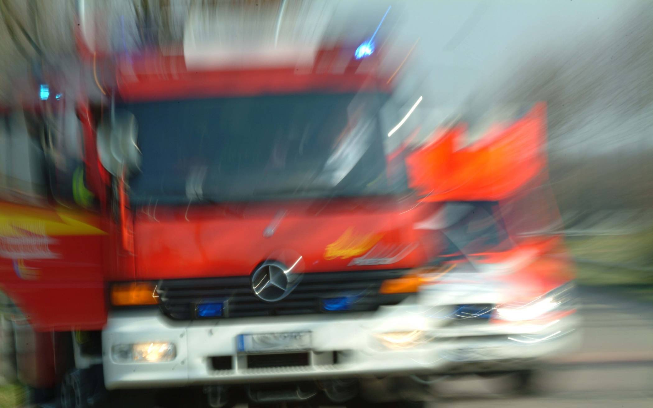 Stehlampe löst Brand aus