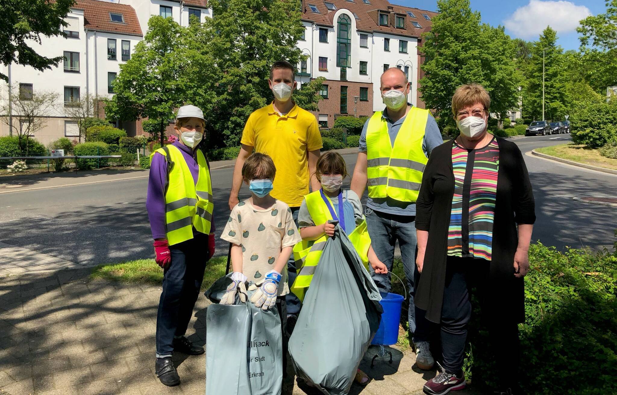 Ärger über weggeworfene Lebensmittel: Säuberungs-Aktion am Hochdahler Markt 