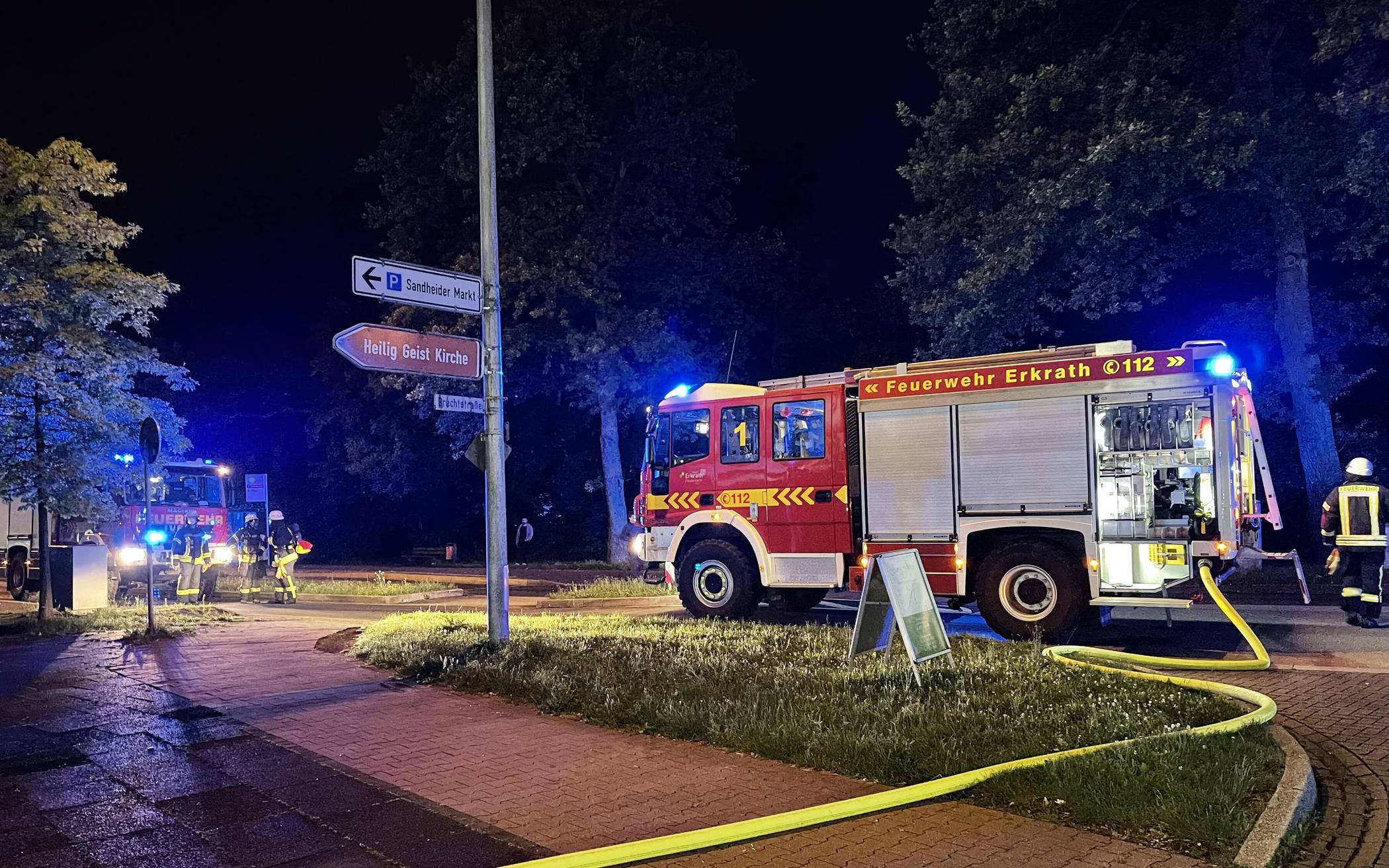 Zwei Brandeinsätze forderten die Feuerwehr Erkrath in der Nacht