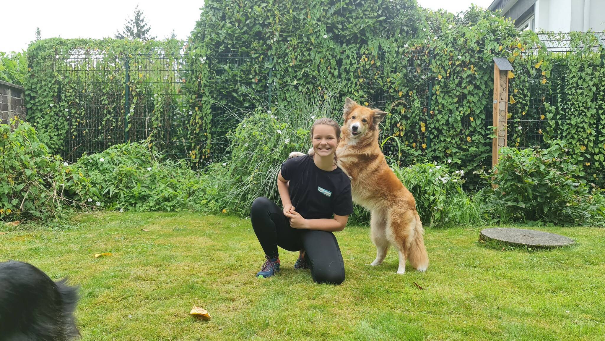  Milla Stöhr aus Erkrath zusammen mit ihrer Hündin Frida. 