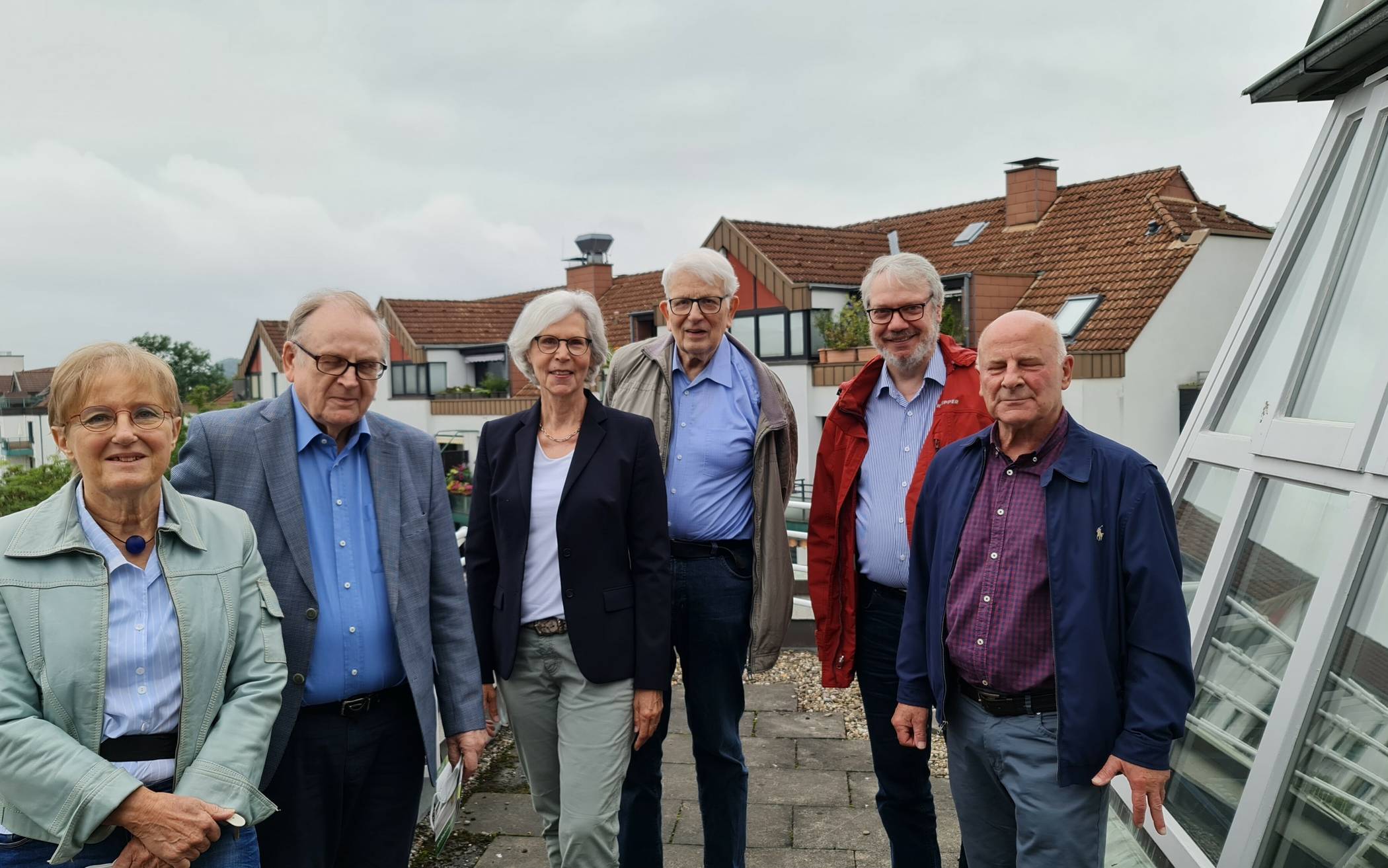  Das Team des Ökumenischen Bildungswerkes: (v.li.) Dr. Ursula Schulte, Prof. Dr. Heinrich Strotmann, Gerlinde Zwirnmann, Dr. Hartmut Buyken, Volker Horlitz und Jürgen Kahl. Foto: nic 