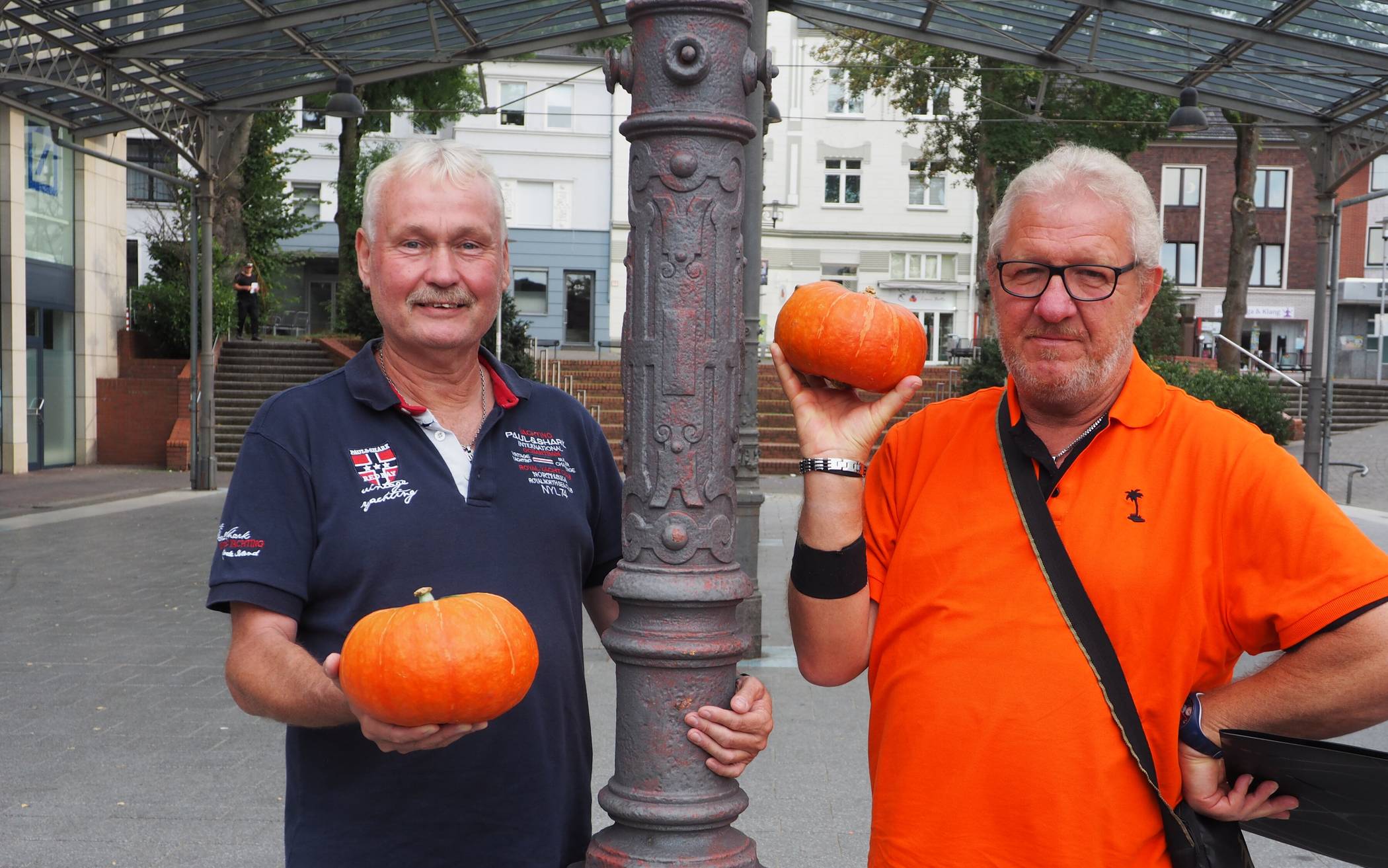  Udo Wolffram (li.) und Holger Johan vom Planungskomitee freuen sich aufs Erntedankfest. 