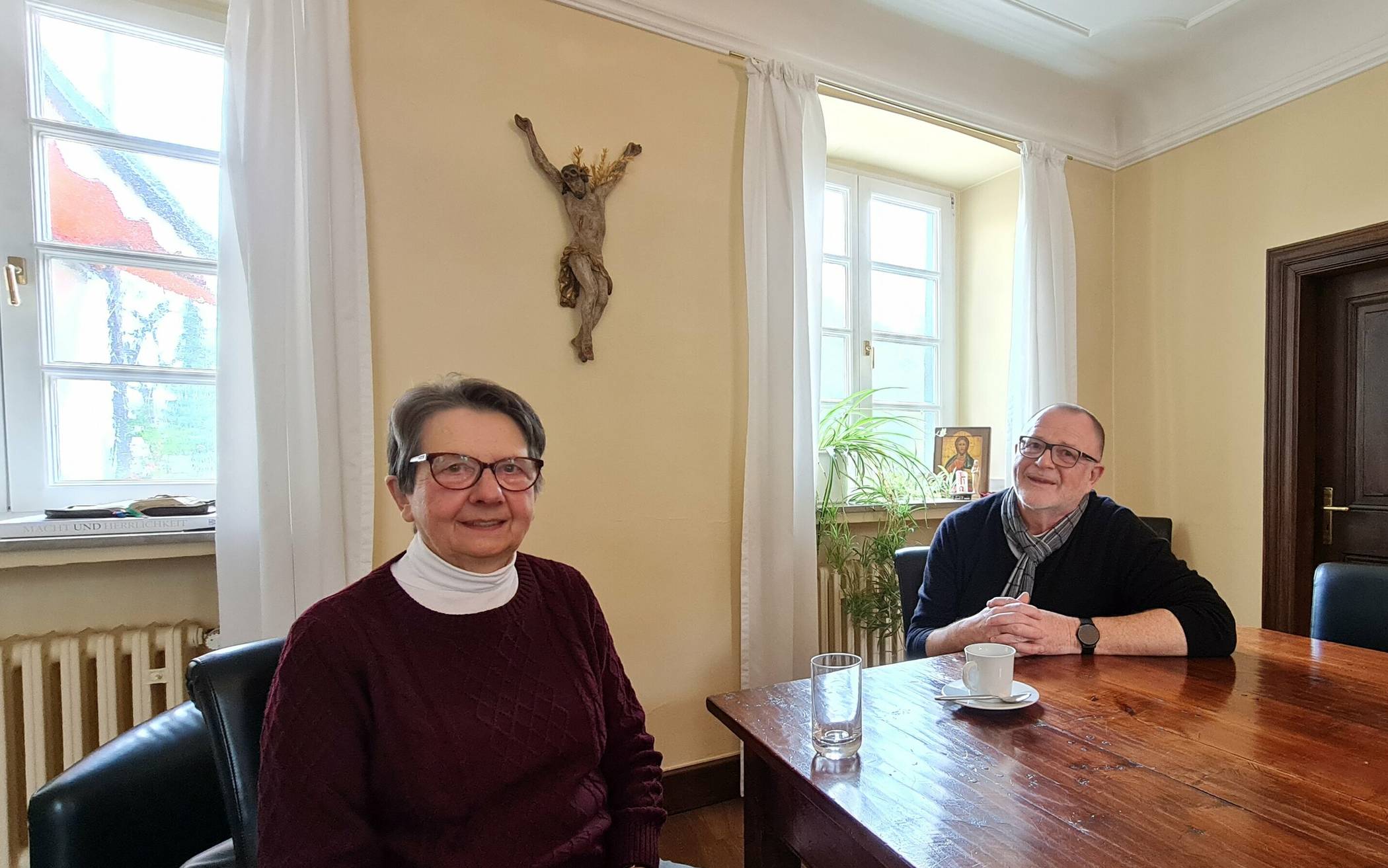 Elisabeth Bayer verlässt nach 30 Jahren den Pfarrgemeinderat. Sie hat zunächst Pastor Johannes Roth und danach Pastor Günter Ernst 22 Jahre während seiner Arbeit begleitet. 