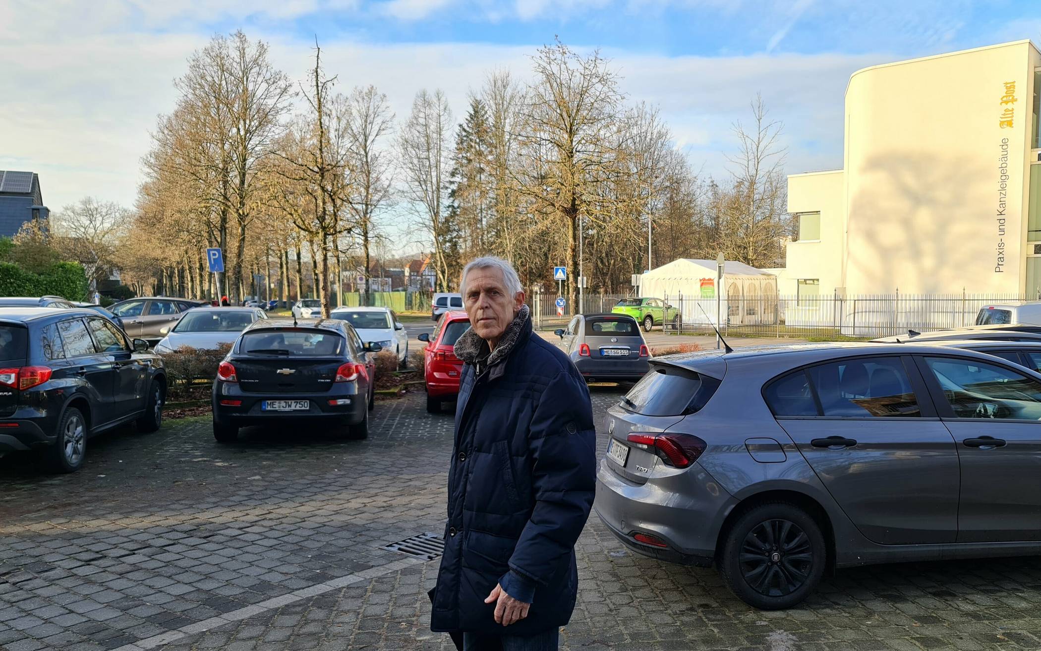 Hans-Ulrich Zastrau auf dem besagten Parkplatz