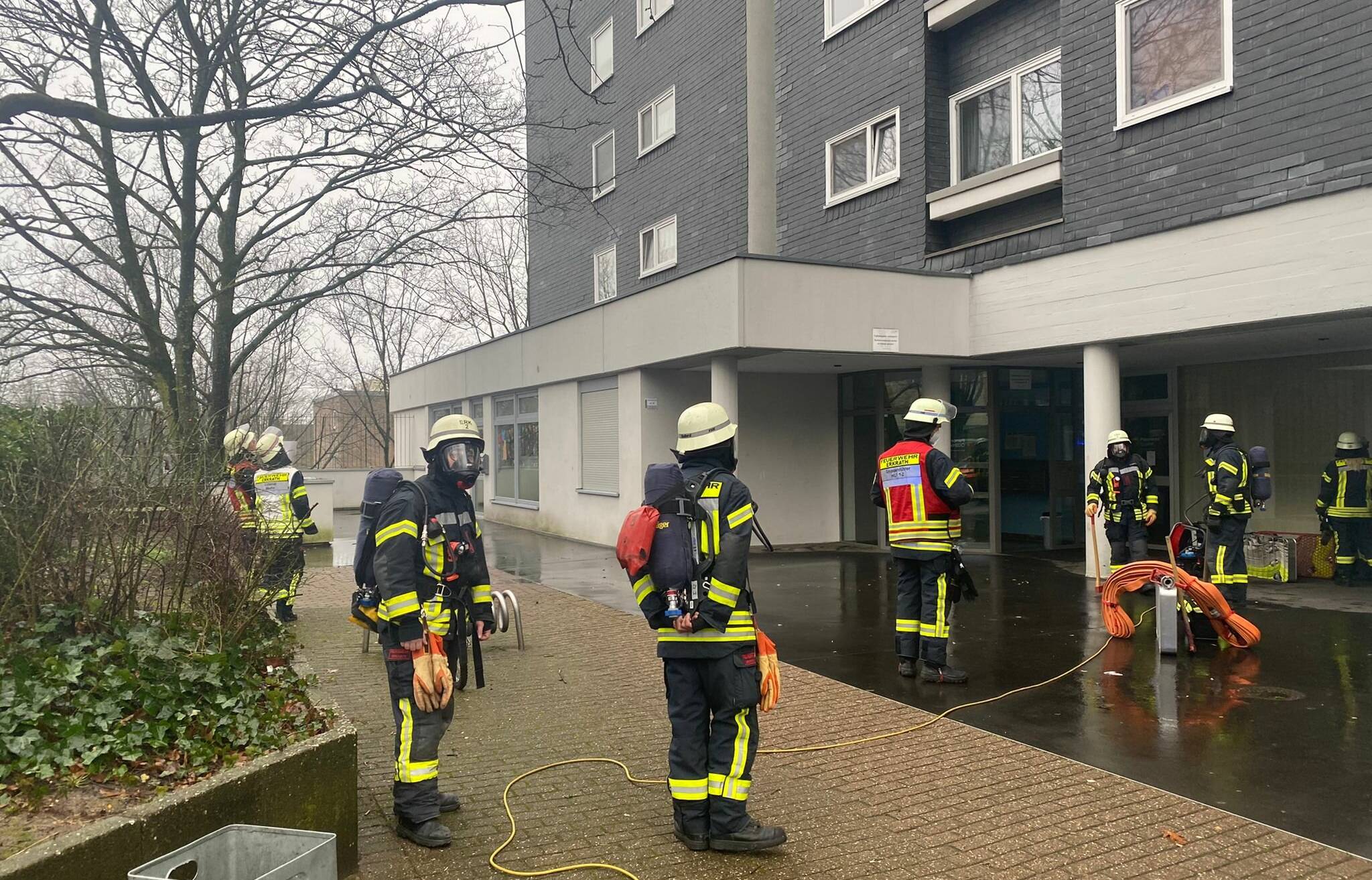 Einsatz in Hochdahl: Grill sorgt für starke Rauchentwicklung und ruft Feuerwehr auf den Plan