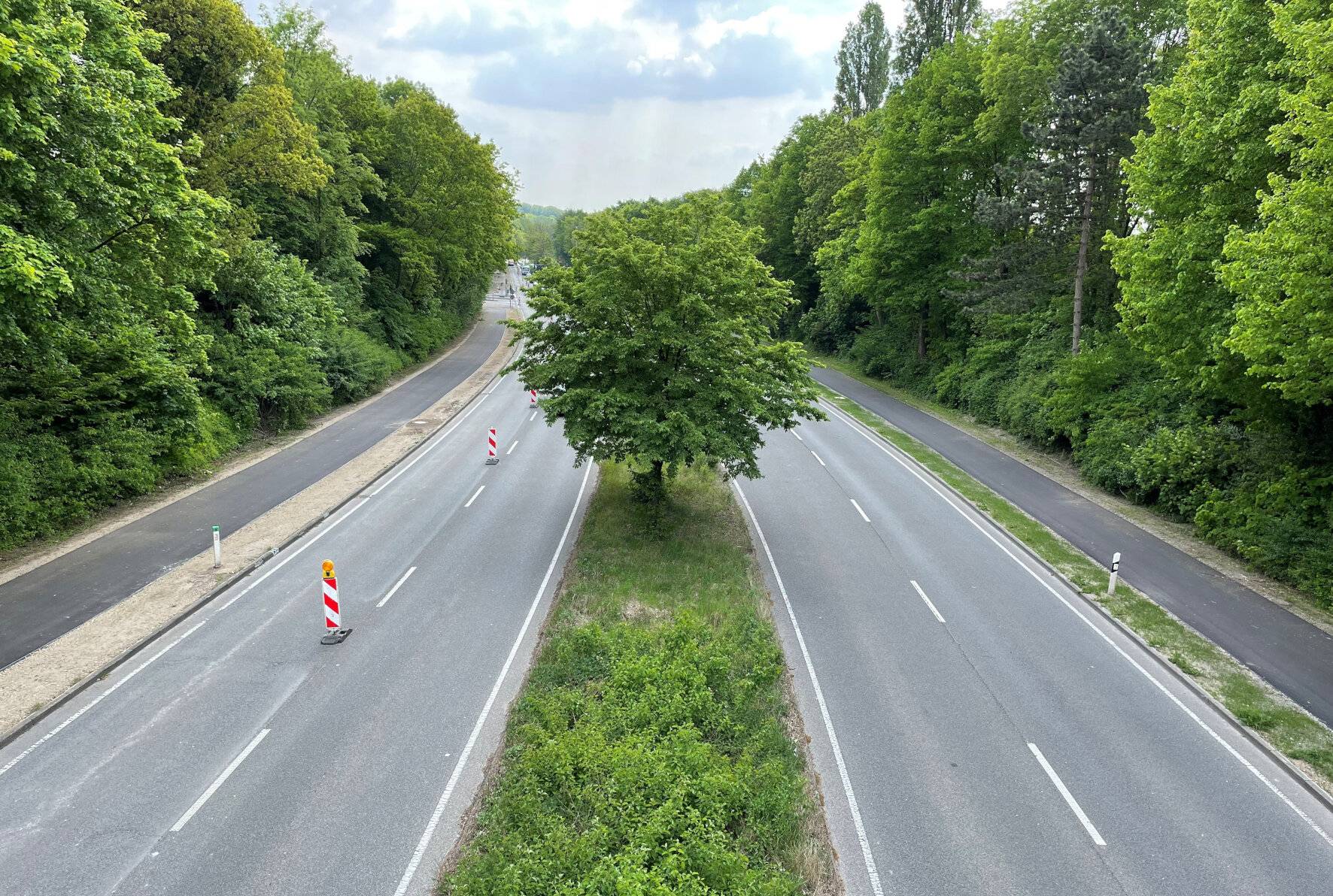 Wegeverbindungen auf beiden Straßenseiten bald wieder freigegeben