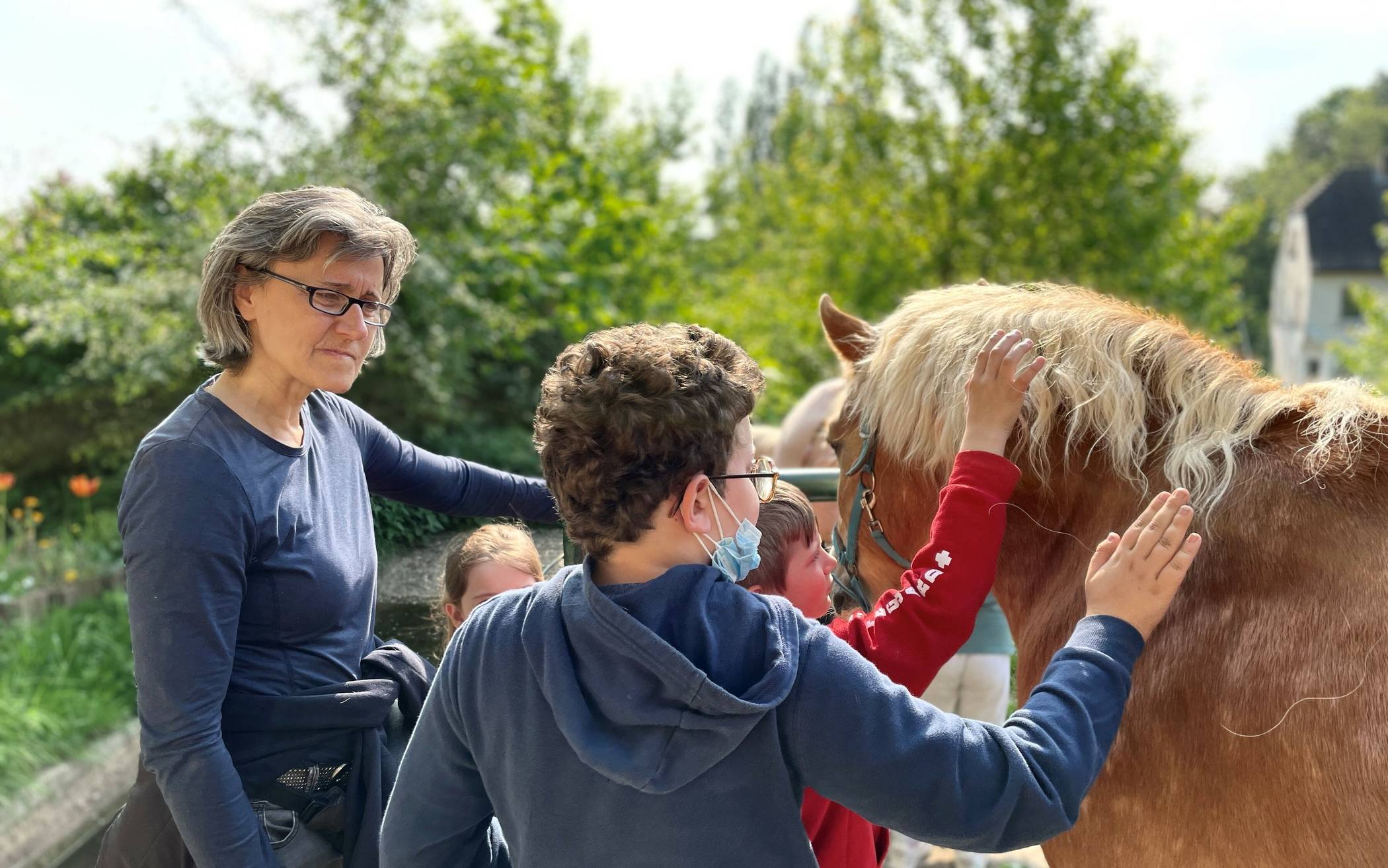  Ausflug des Kinder- und Jugendzentrums des TSV Hochdahl: Lydia Pache, Vorsitzende des Vereins „Seniorenpferde aktiv mit Kindern“.  