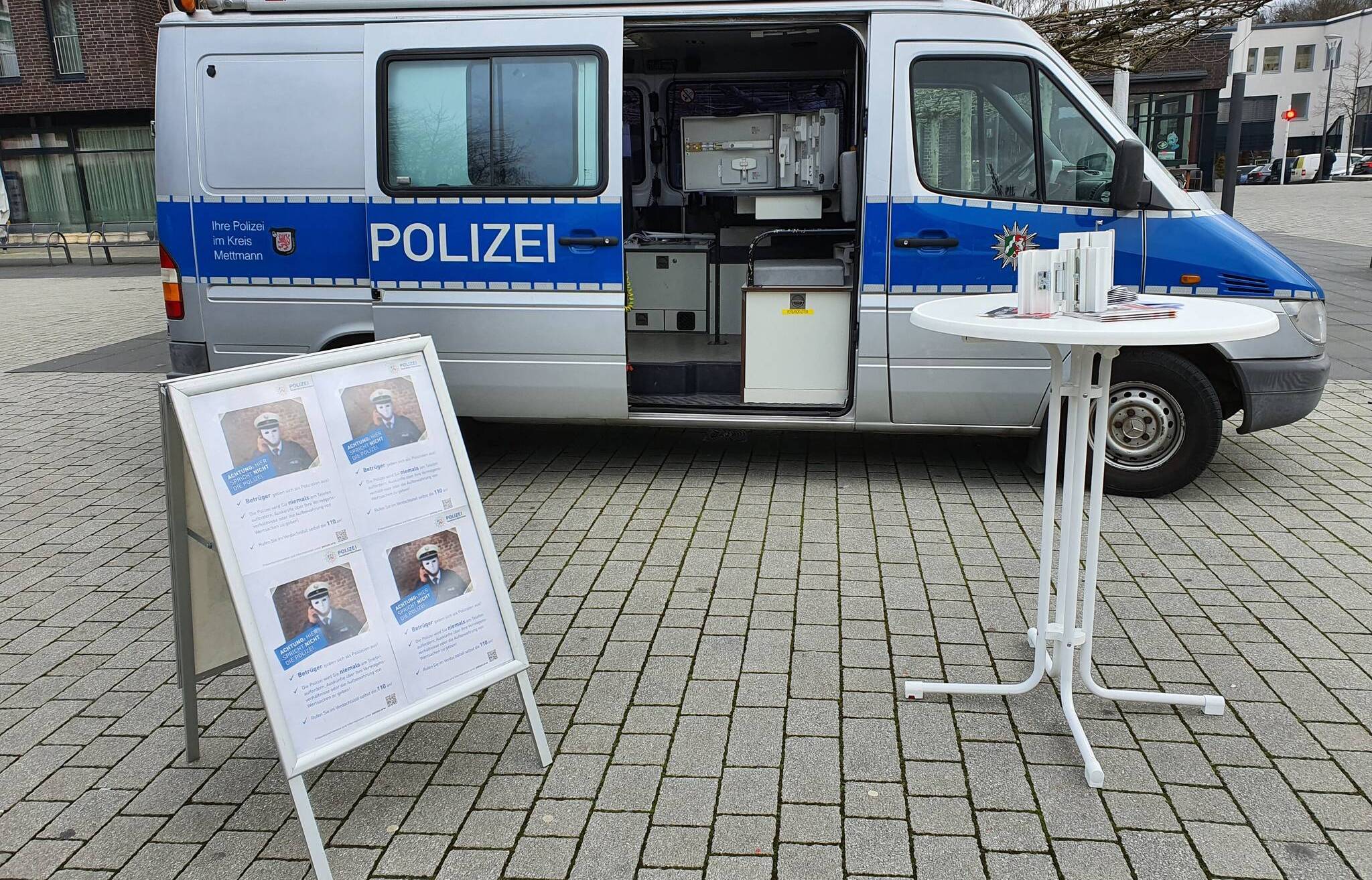 Neue Termine für das Info-Mobil des kriminalpolizeilichen Opferschutzes: Aufklärung hilft vor Schaden