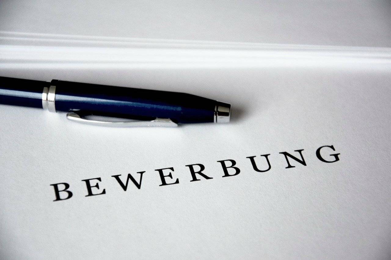 Hilfe beim Erstellen von Bewerbungsanschreiben: Jugendberufshilfe: Bewerbungsaktion für Ausbildungsplätze