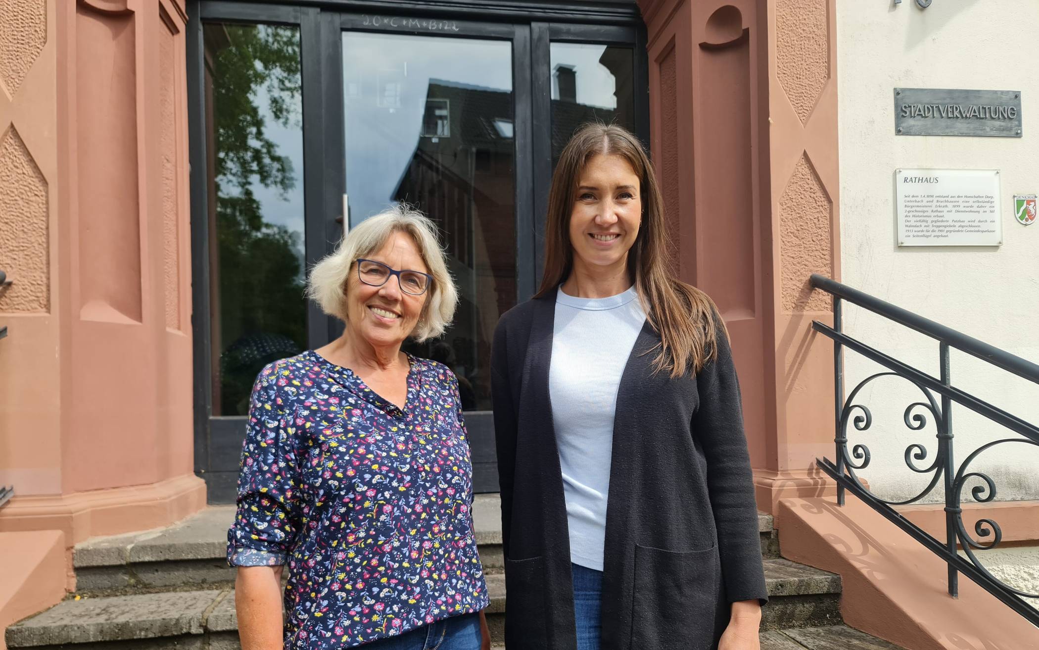  Helga Willmes (li) und ihre Nachfolgerin in der städtischen Abfallberatung, Nadine Conradi.  