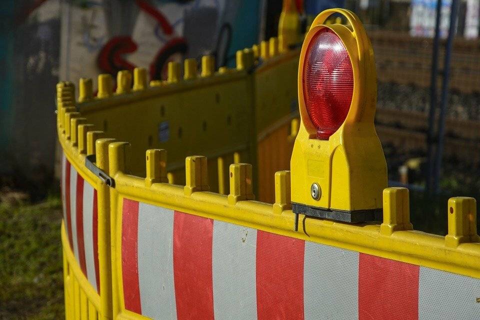 Erneuerung der Fahrbahndecke in den Sommerferien: Sperrung in der Feldheider Straße