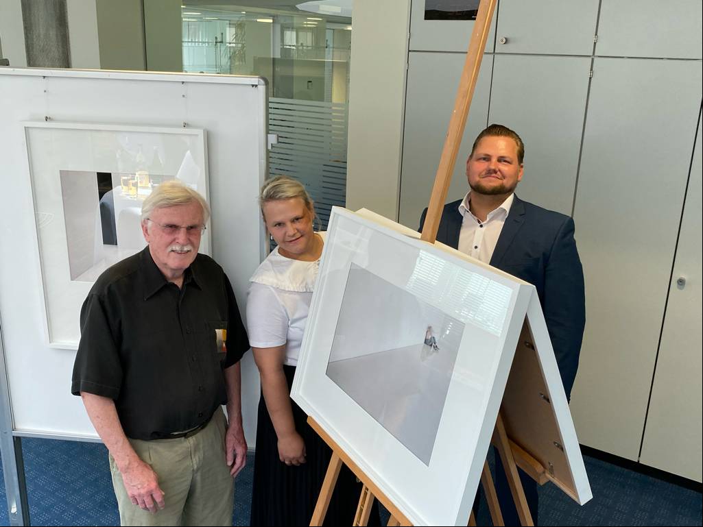  Jan Masa, Lydia Winnik (Kulturbüro Stadt Erkrath) und Christoph Kuhrau (Leiter Beratungs-Center Kreissparkasse in Erkrath). 