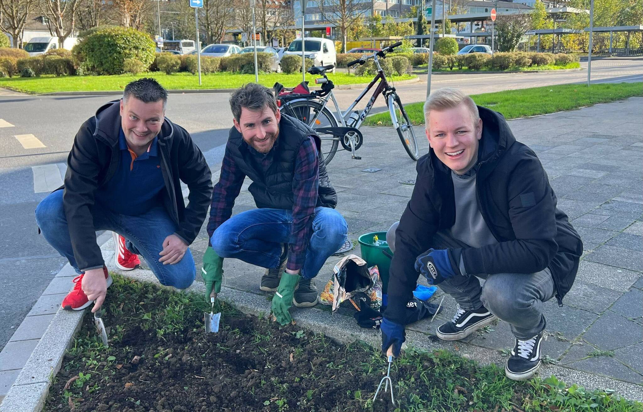 Pflanzaktion der Erkrather CDU: Hübsche Farbtupfer für das kommende Frühjahr