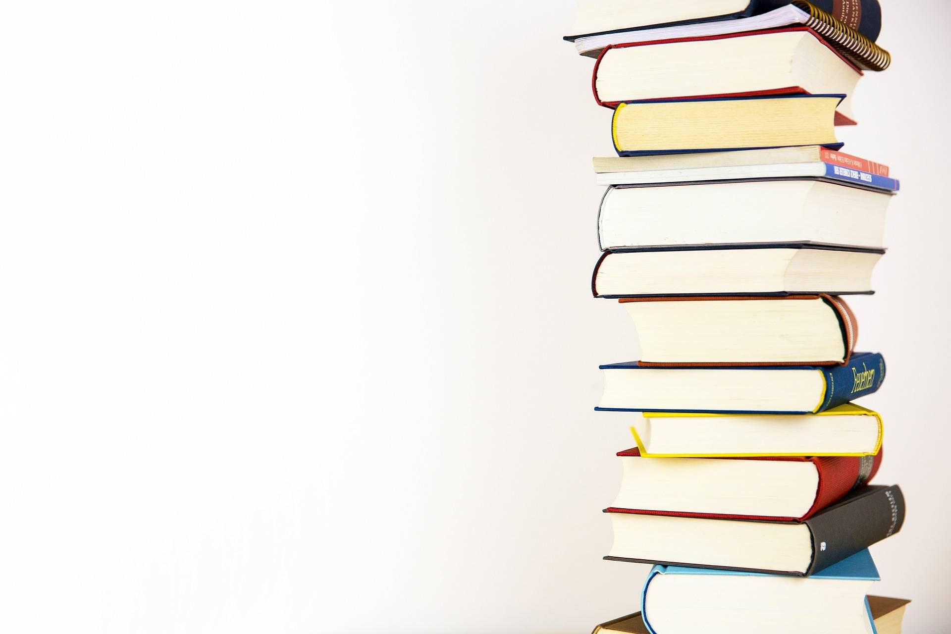  Förderverein der Stadtbücherei organisiert drei Krimi-Lesungen: Nervenkitzel im Lesecafé