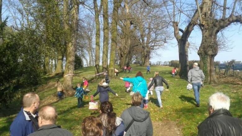 Traditionelle Kinder-Ostereiersuche im Haus Unterbach