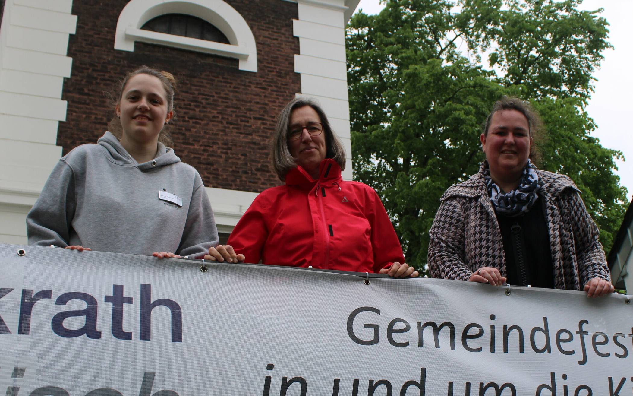  Jugendleiterin Hannah Baumann, Pfarrerin Gisela Kuhn und Diakonin Nicole Förster (von links) freuen sich auf ein unberschwertes Beisammensein mit der Gemeinde. 