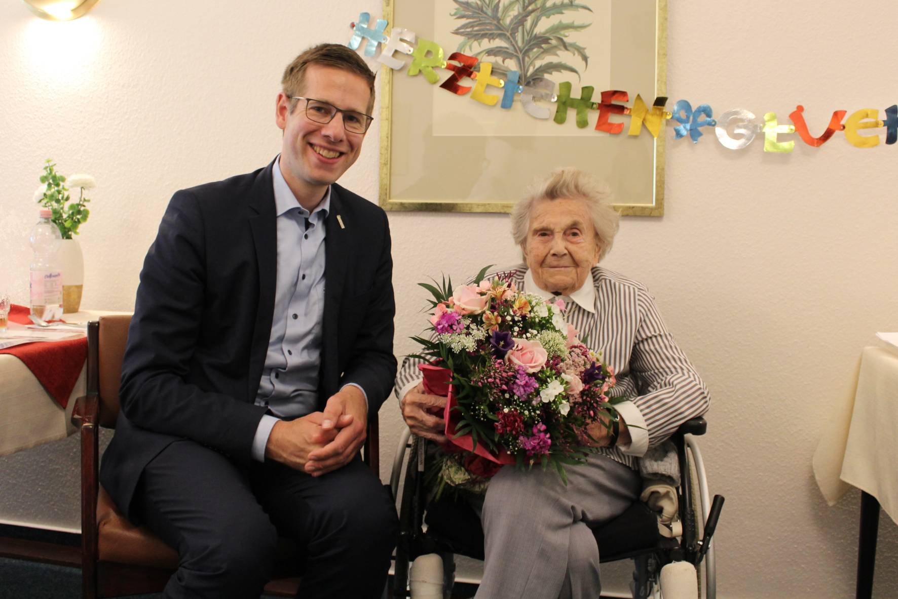 Christa Teichmann an ihrem hundertsten Geburtstag.
