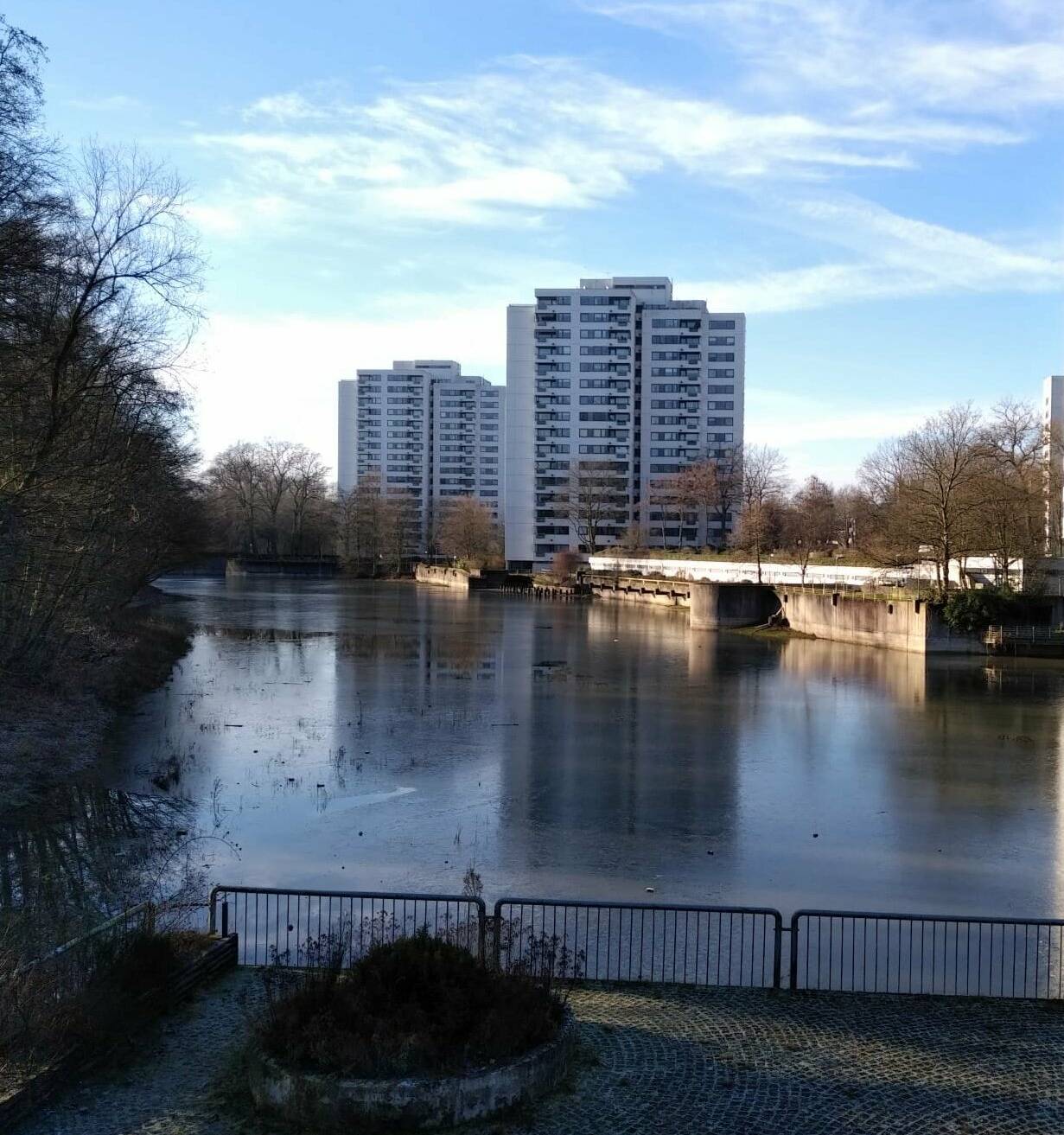 Anpassung der Ufersicherung am Stadtweiher in Hochdahl