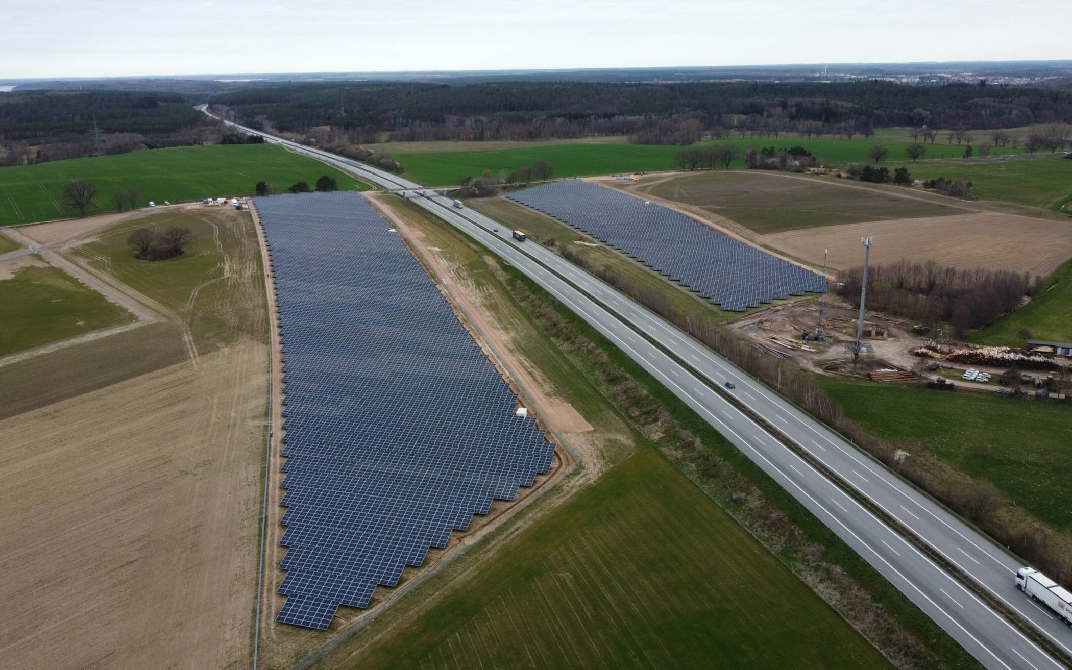 Stadtwerke und Trianel investieren in Solarpark Grüssow