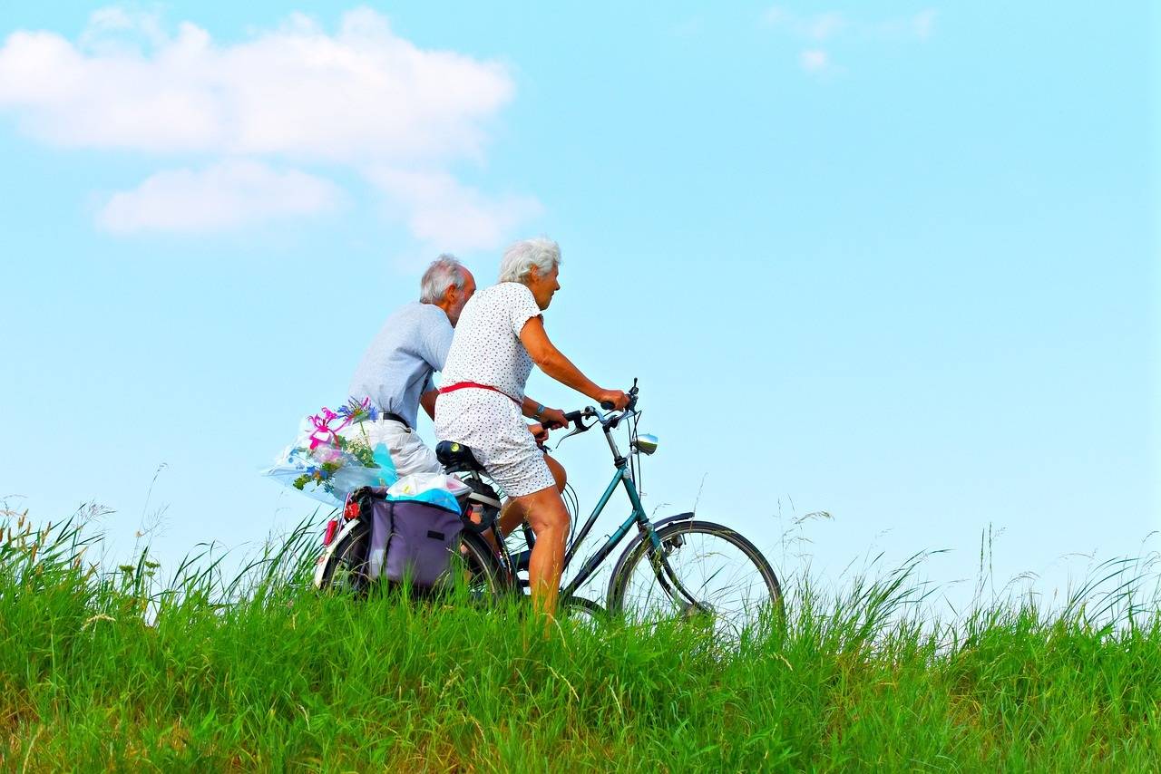 Senioren auf dem Fahrrad