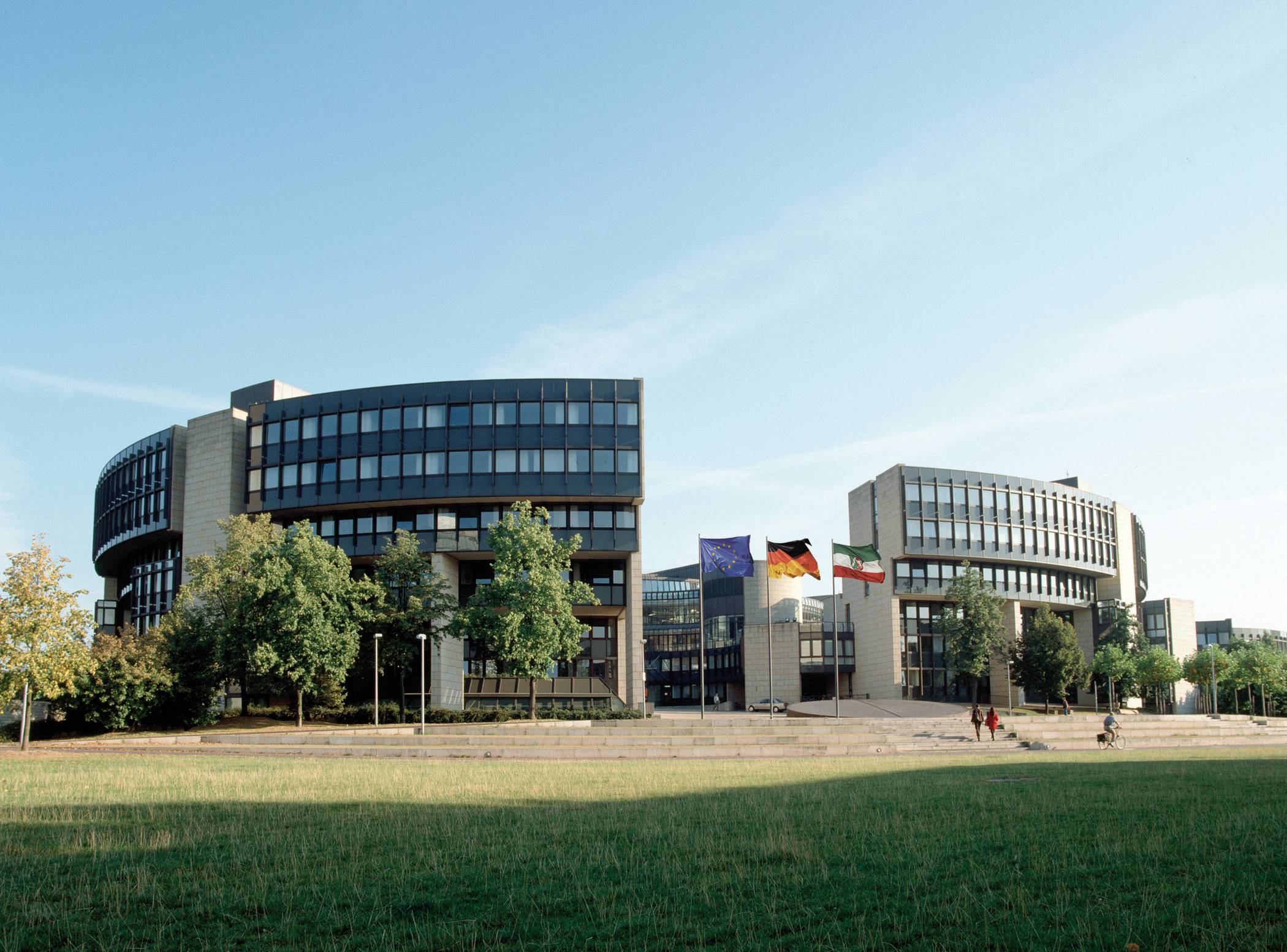 Besuch im Landtag und grüne Infostände​