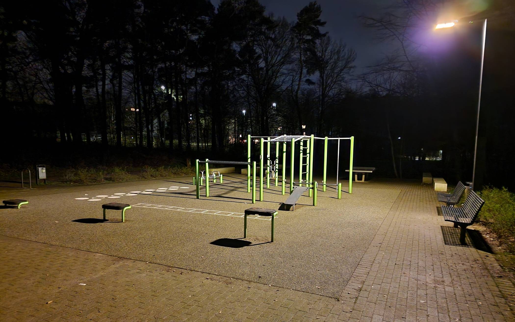 Die Calisthenics-Anlage am Stadtweiher in Hochdahl