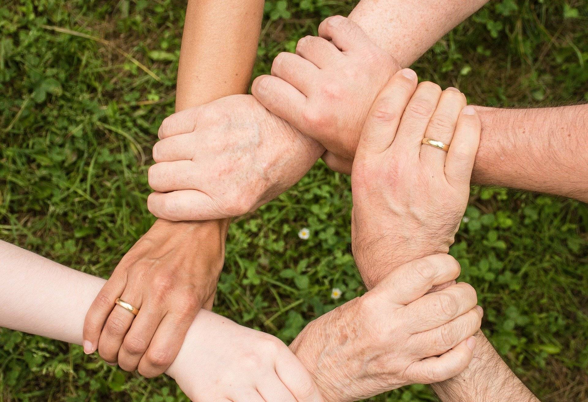 Was ist Nachbarschaftshilfe im Zusammenhang mit Pflegebedürftigkeit?​