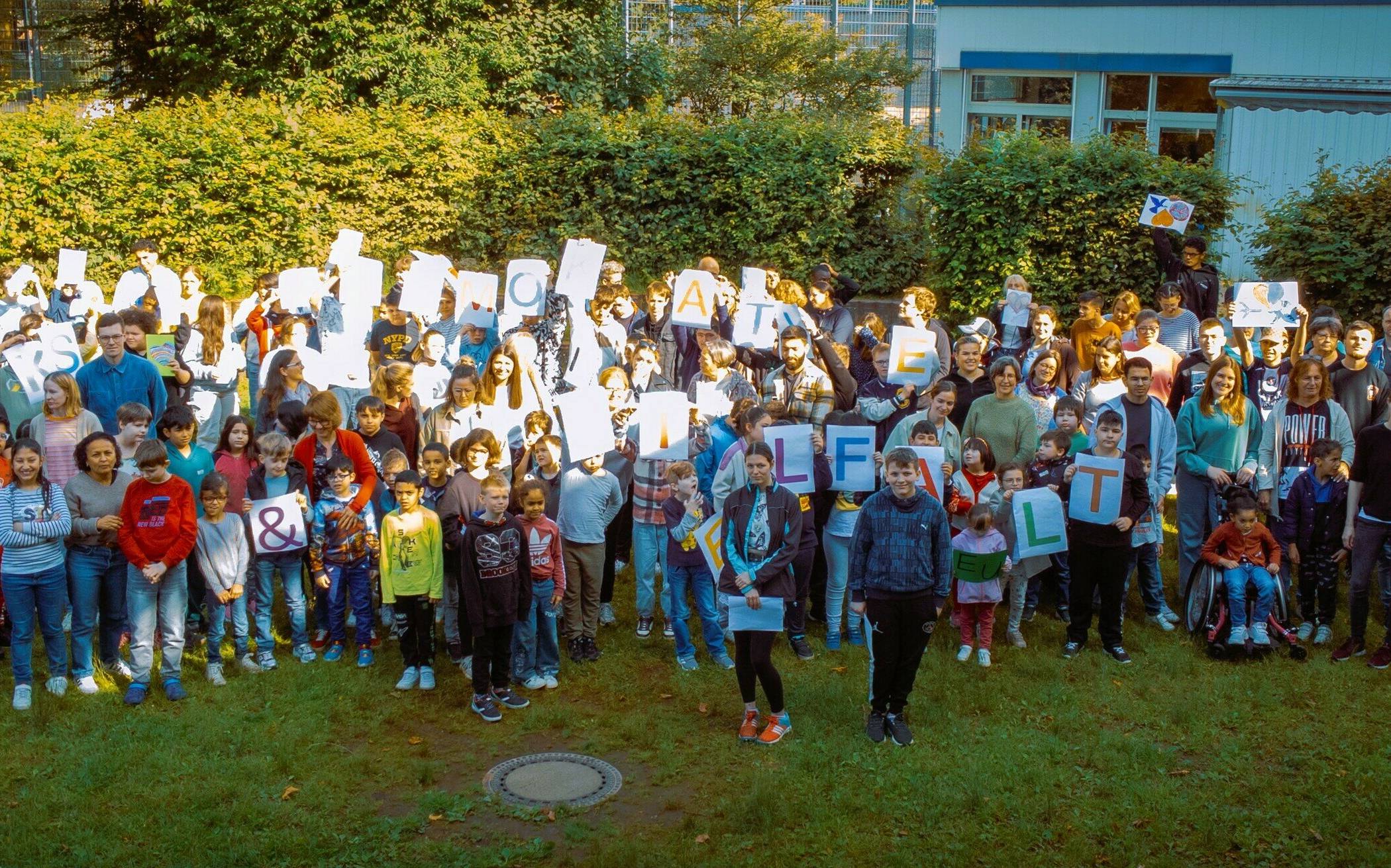 Helen-Keller-Schule setzt Zeichen für Demokratie und Vielfalt