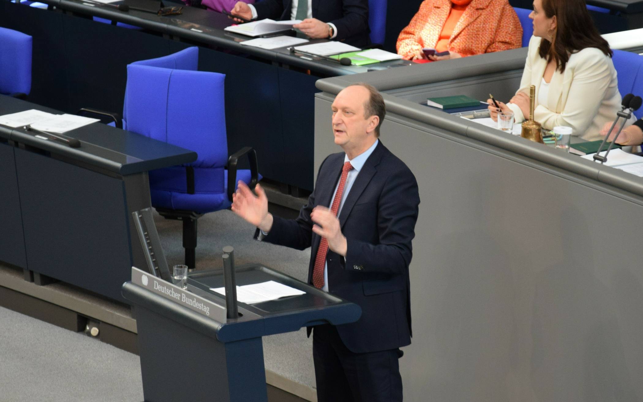  Dr. Klaus Wiener im Deutschen Bundestag. 