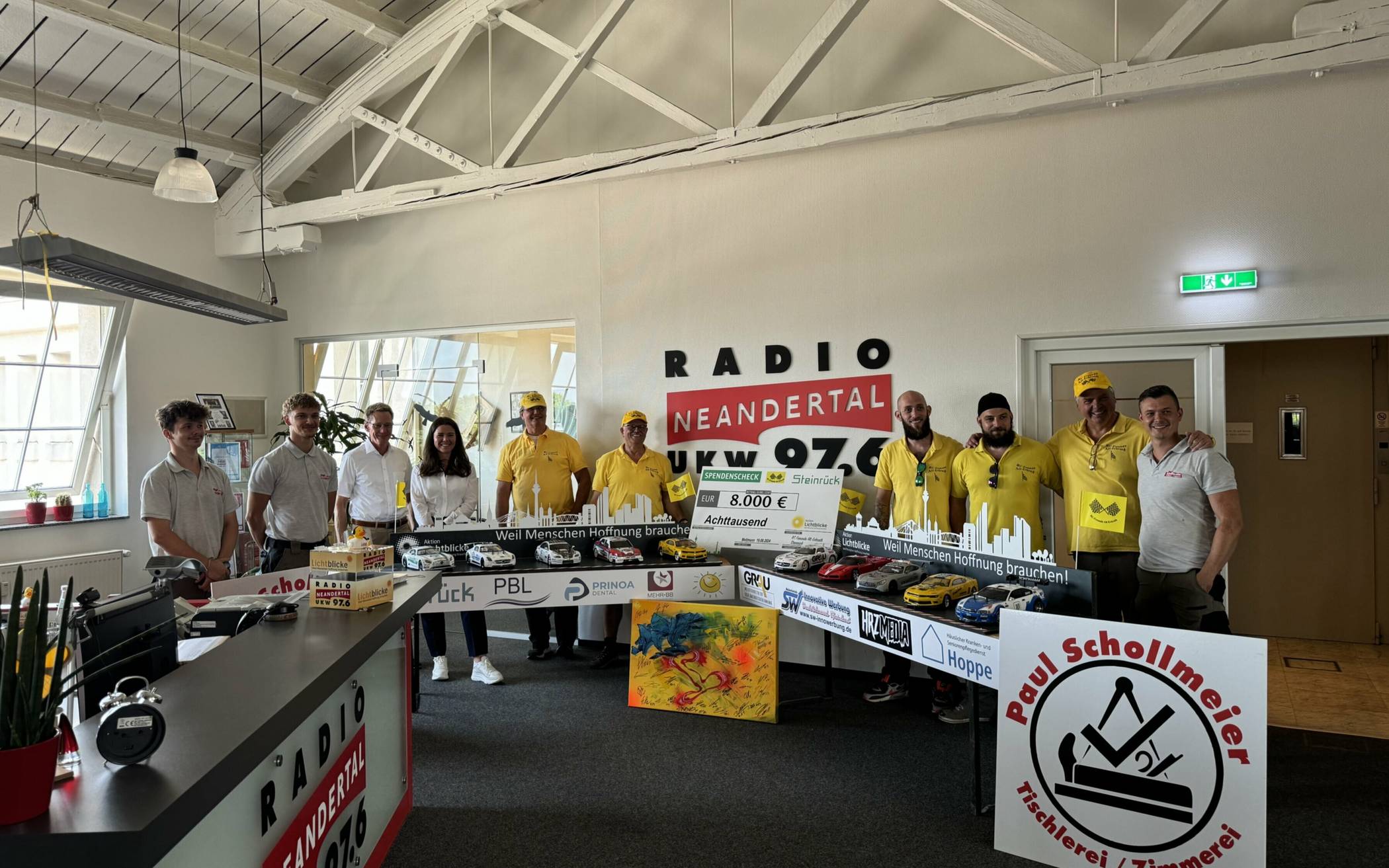  Spendenübergabe bei Radio Neandertal: RC Freunde Alt-Erkrath sammelten für die "Aktion Lichtblicke e.V.“ 