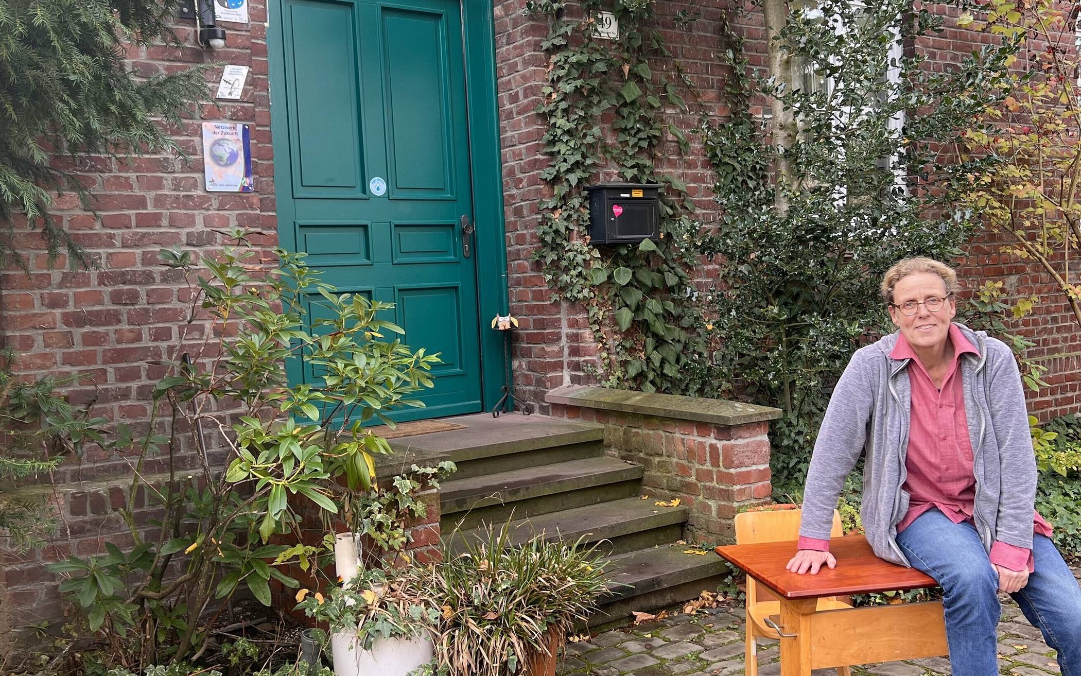 Karin Blomenkamp (Leitung des Naturschutzzentrums Bruchhausen) freut sich mit vielen weiteren Akteuren auf das kommende Erntedankfest und den doppelten Geburtstag der Einrichtung und der dazugehörigen Stiftung an diesem Sonntag.  