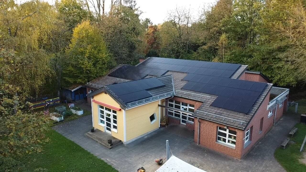  PV-Anlage auf dem Dach der KiTa Tannenstraße in Hochdahl. 