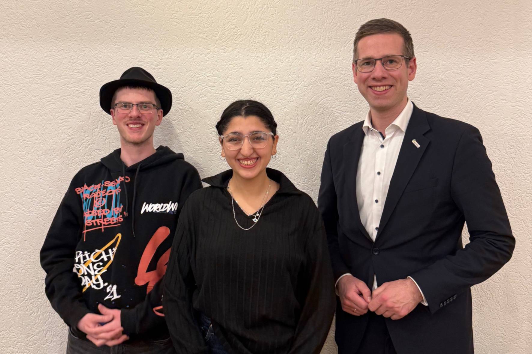 Bürgermeister Christoph Schultz (r.) bedankte sich