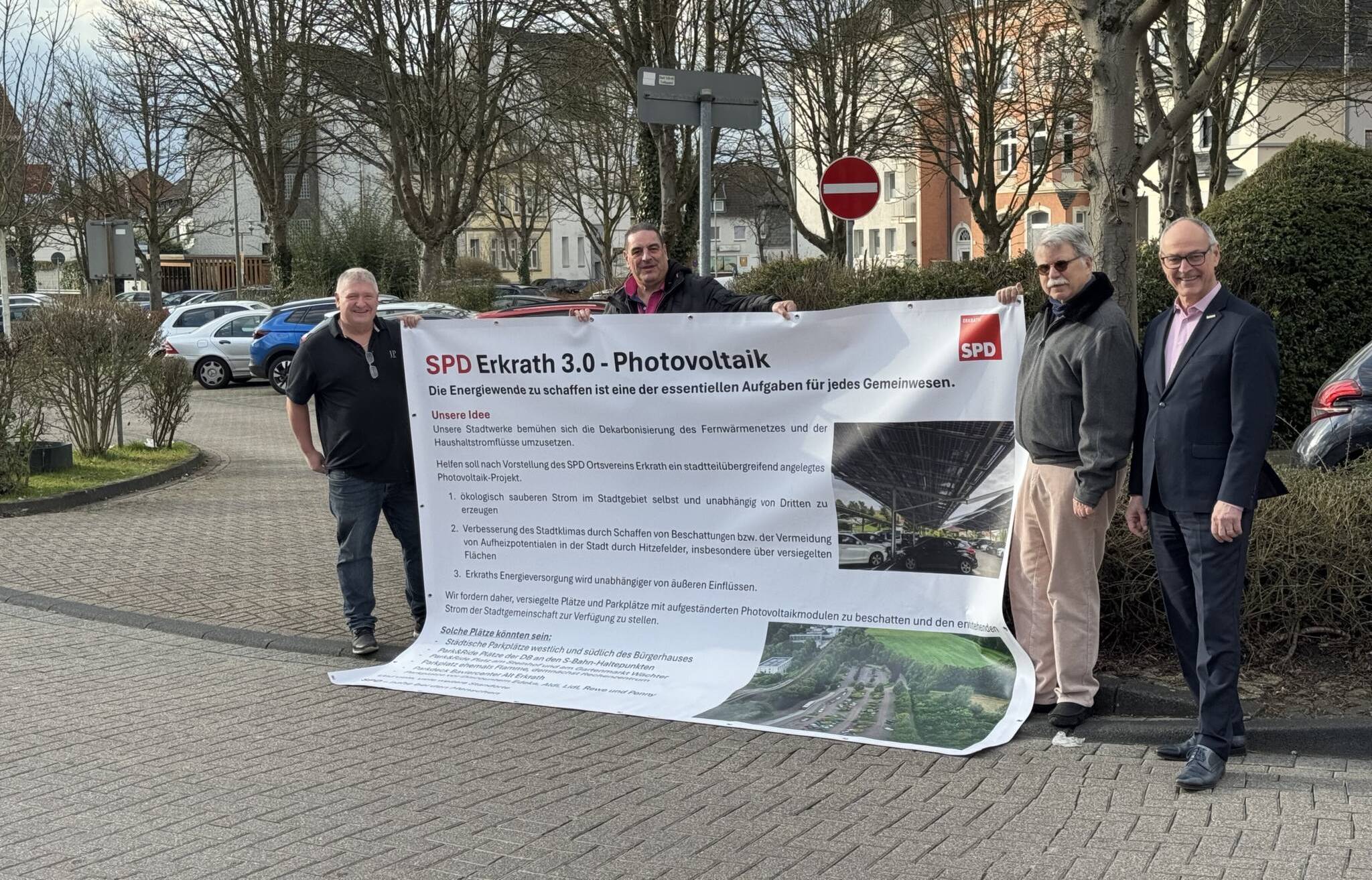  (v.li.) Peter Urban, Toni Nezi, Wolfgang Teiwes und Detlef Ehlert (alle SPD Erkrath) stellten in dieser Woche eine weitere Idee - diesmal zum Thema Photovoltaik - für unsere Stadt vor. 