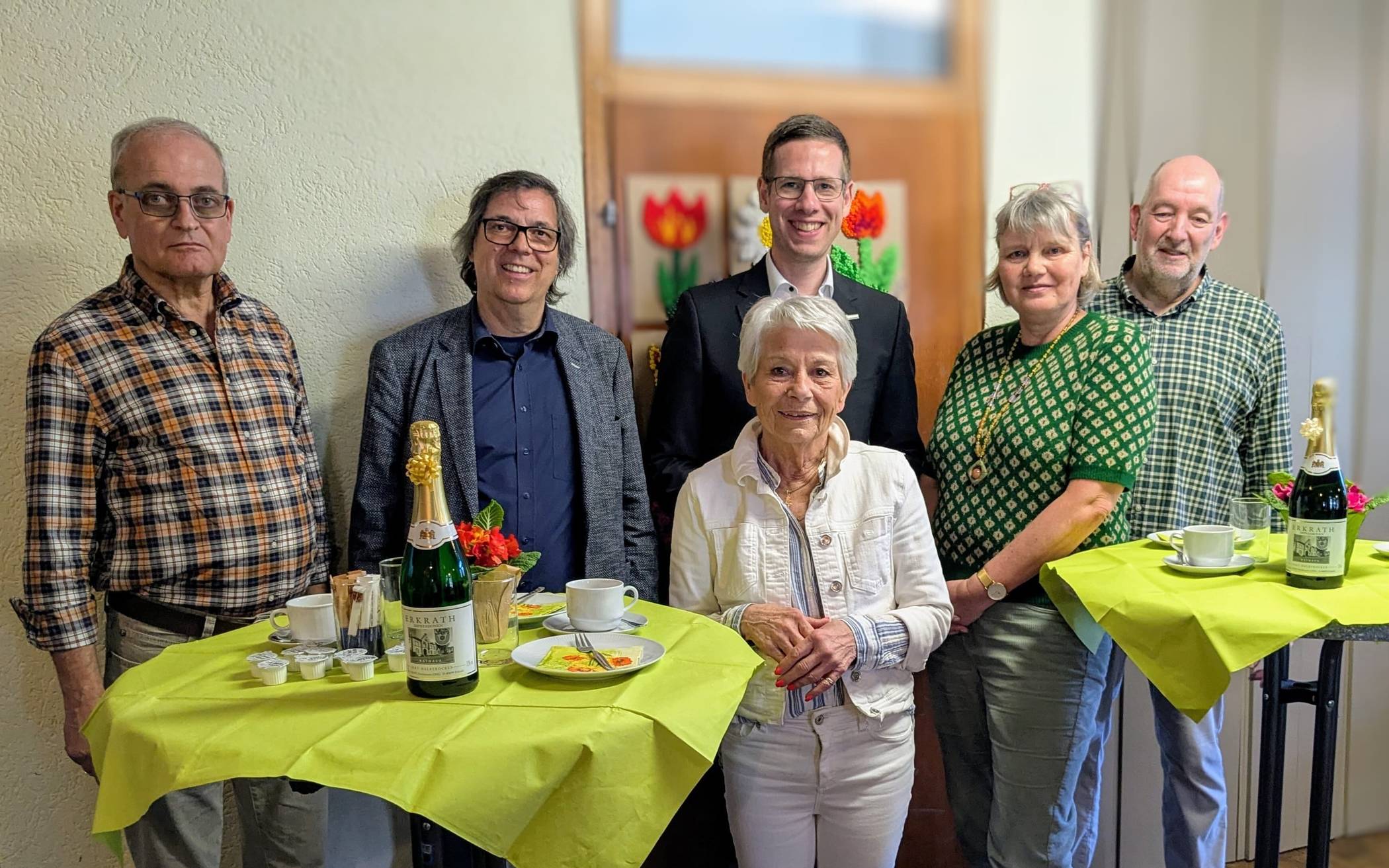 Das Team der Erkrather Ehrenamtsbörse gemeinsam mit Schirmherr und Bürgermeister Christoph Schultz (Mitte).