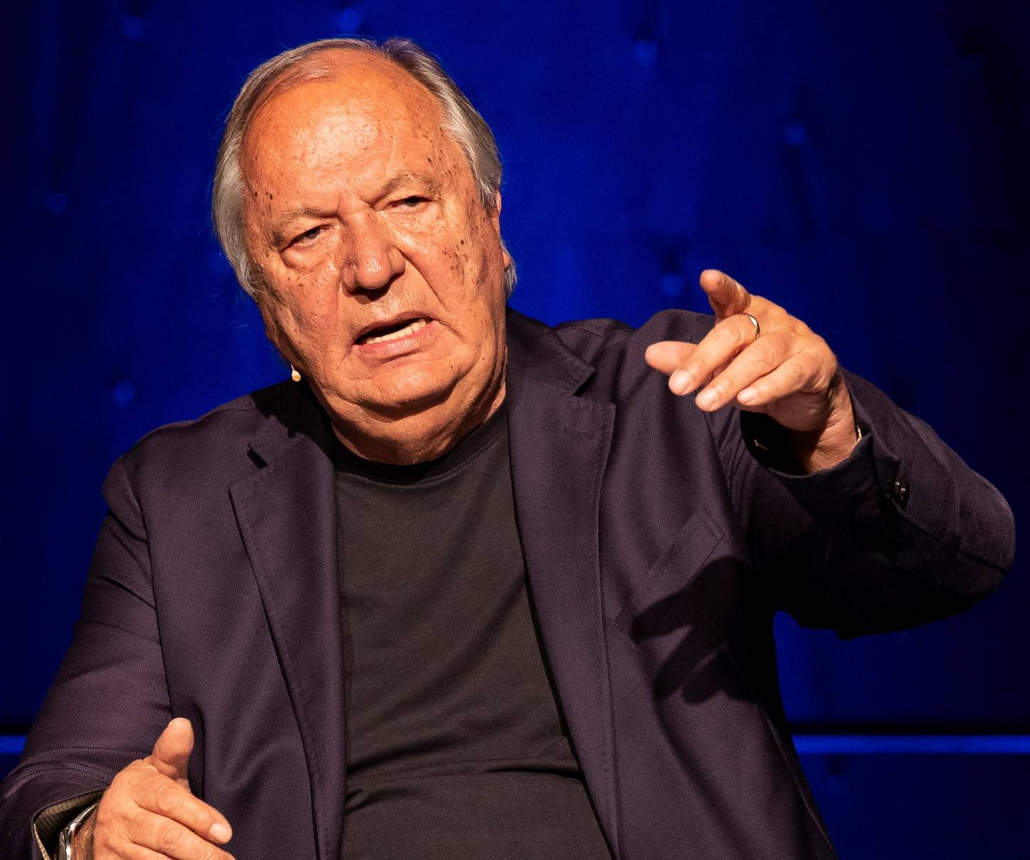 Kabarettist Wilfried Schmickler ist am 04.04.2025