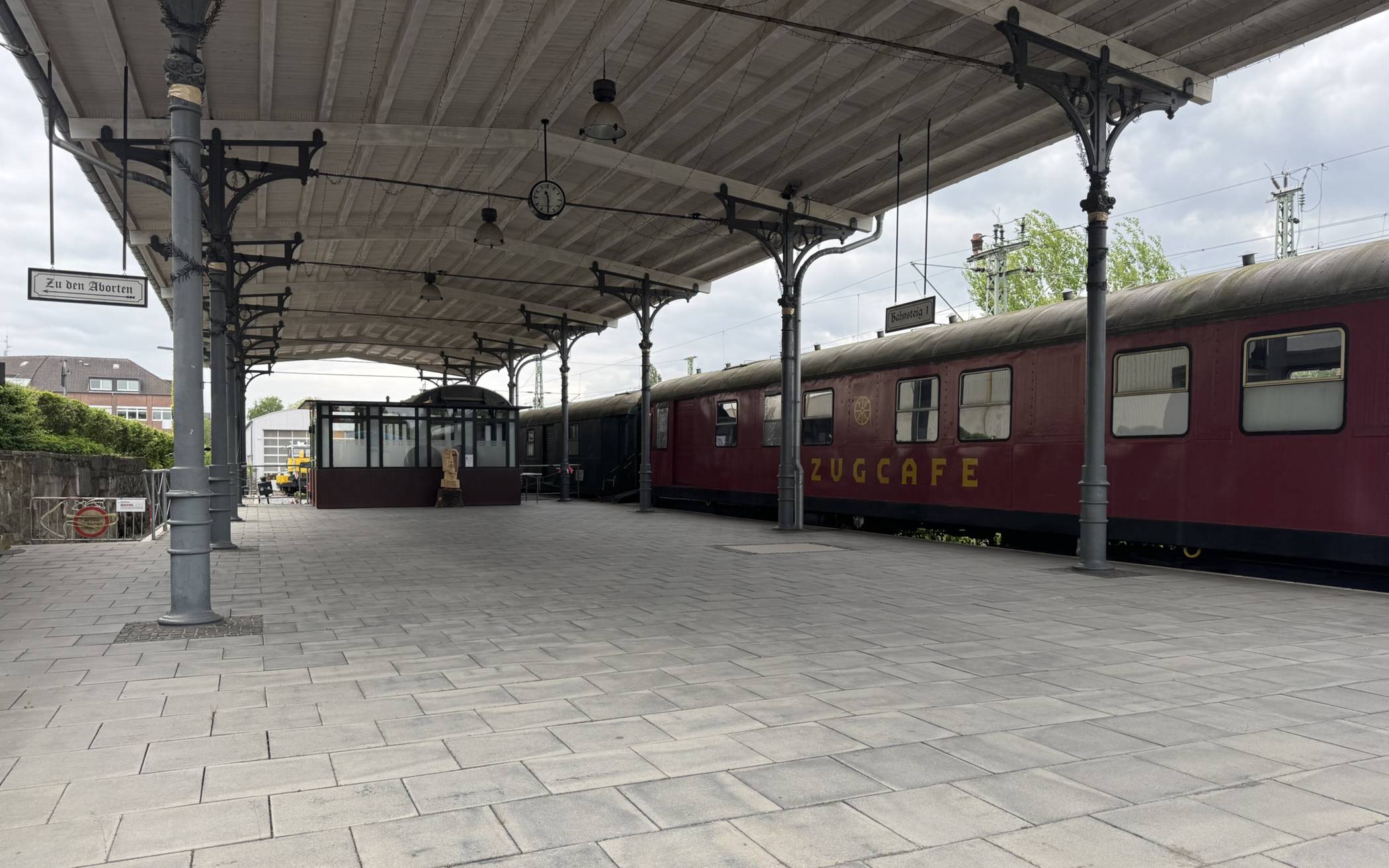 Die historische Bahnsteighalle am Lokschuppen Hochdahl.
