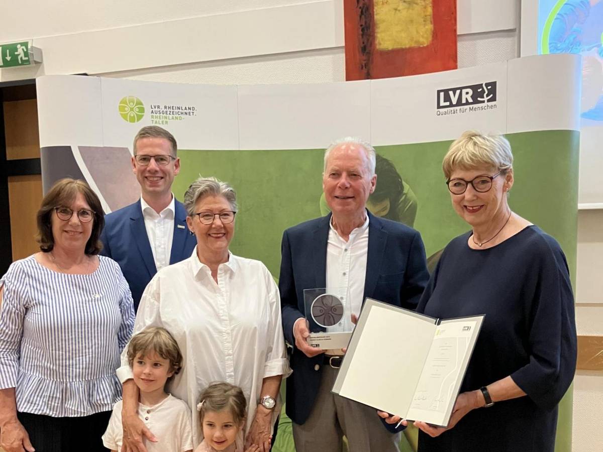 Horst-Ulrich Osmann für Engagement in der Archivarbeit geehrt