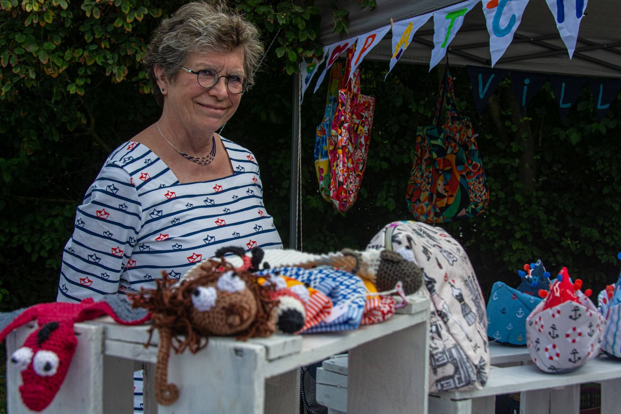  Gabriele Janich, Organisatorin des Erkrather Marktes der Freizeitkunst, freut sich schon auf die nächste Auflage der beliebten Veranstaltung in der Aula der Realschule Erkrath. 