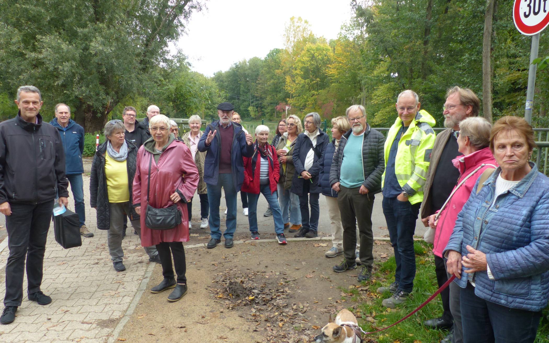 Der Verein "Unterfeldhaus-AKTIV" hatte zur Wanderung
