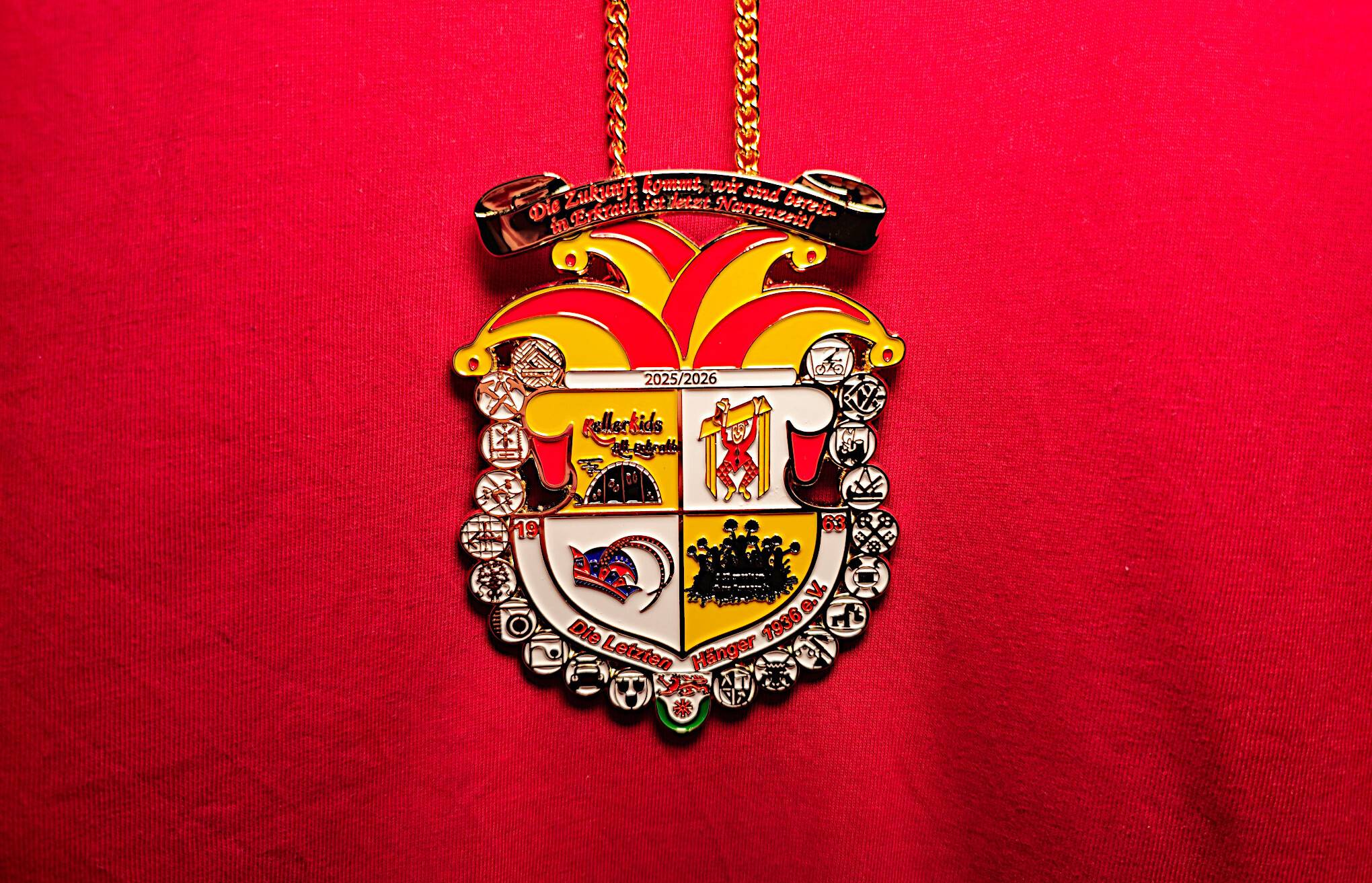 Der Orden der "Letzten Hänger" mit den Zunftzeichen des Handwerks.